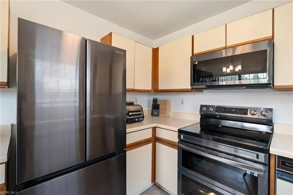 Virginia Beach, Virginia 23451, United States, 2 Bedrooms Bedrooms, ,2 BathroomsBathrooms,Residential,Active,164506