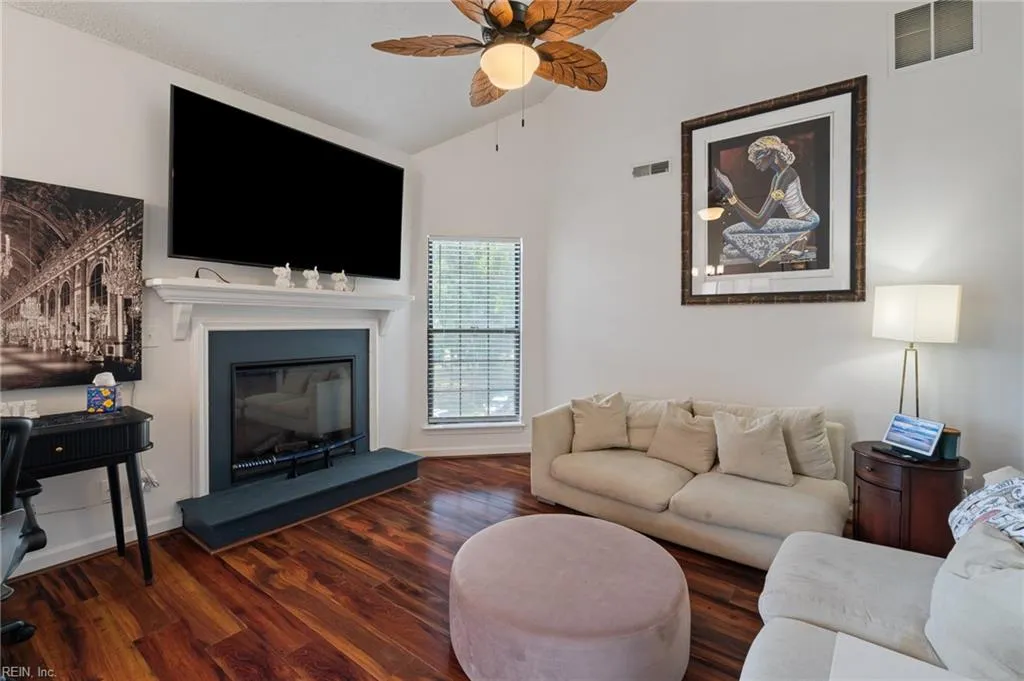 Virginia Beach, Virginia 23451, United States, 2 Bedrooms Bedrooms, ,2 BathroomsBathrooms,Residential,Active,164506