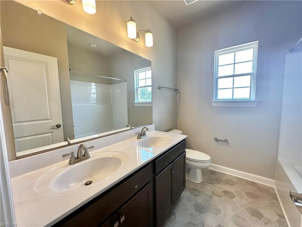 Suffolk, Virginia 23434, United States, 4 Bedrooms Bedrooms, ,3 BathroomsBathrooms,Residential,Active,231309