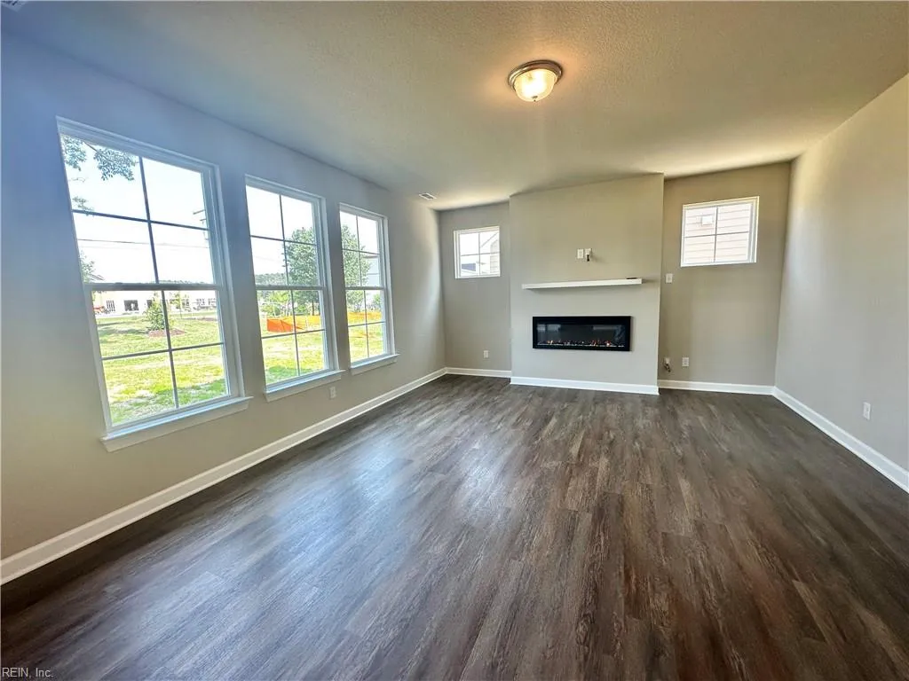 Suffolk, Virginia 23434, United States, 4 Bedrooms Bedrooms, ,3 BathroomsBathrooms,Residential,Active,231309