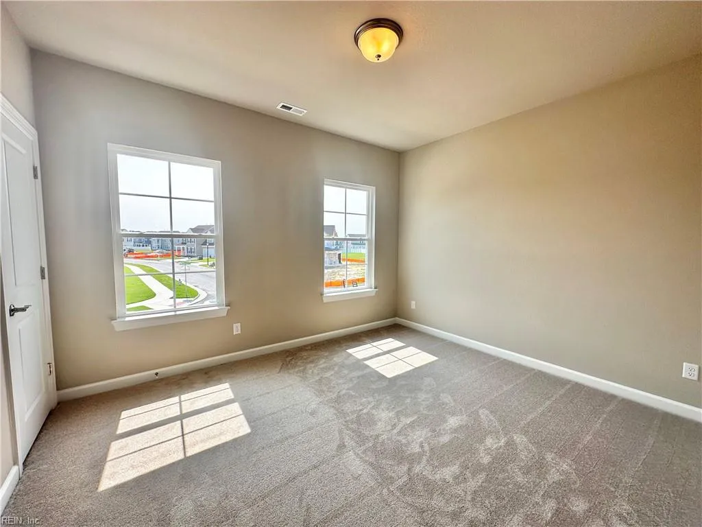 Suffolk, Virginia 23434, United States, 4 Bedrooms Bedrooms, ,3 BathroomsBathrooms,Residential,Active,231309