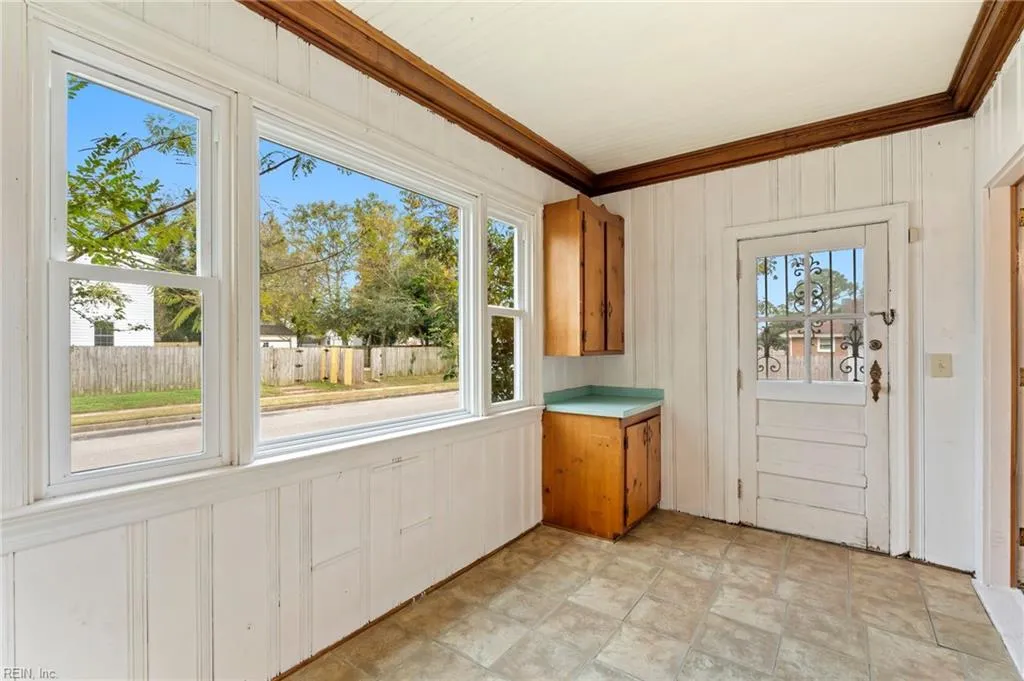 Norfolk, Virginia 23513, United States, 3 Bedrooms Bedrooms, ,1 BathroomBathrooms,Residential,Pending,31332