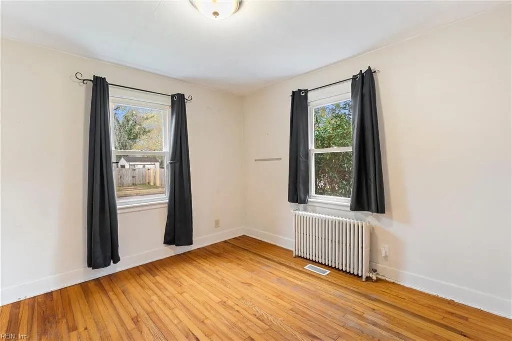 Norfolk, Virginia 23513, United States, 3 Bedrooms Bedrooms, ,1 BathroomBathrooms,Residential,Pending,31332