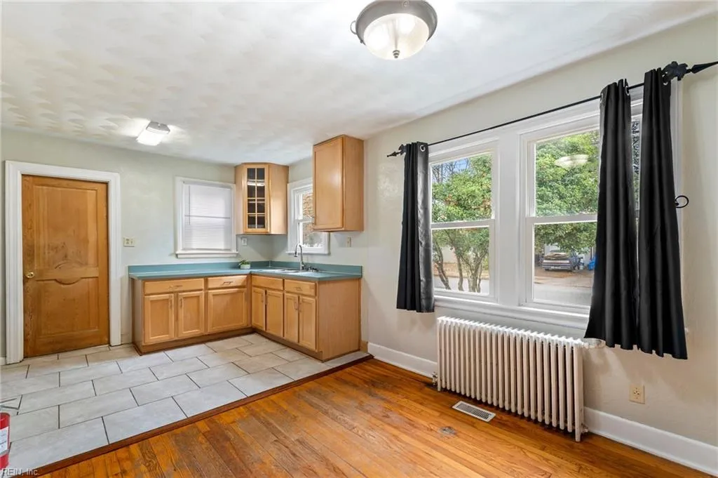 Norfolk, Virginia 23513, United States, 3 Bedrooms Bedrooms, ,1 BathroomBathrooms,Residential,Pending,31332