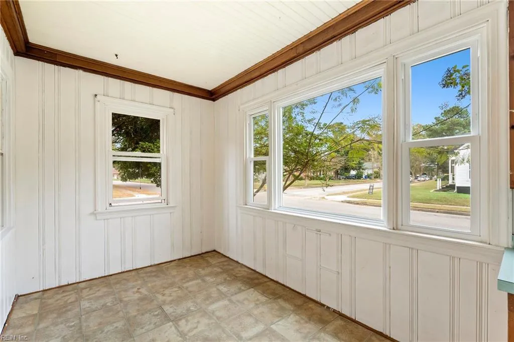 Norfolk, Virginia 23513, United States, 3 Bedrooms Bedrooms, ,1 BathroomBathrooms,Residential,Pending,31332