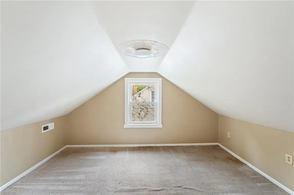 Norfolk, Virginia 23513, United States, 3 Bedrooms Bedrooms, ,1 BathroomBathrooms,Residential,Pending,31332