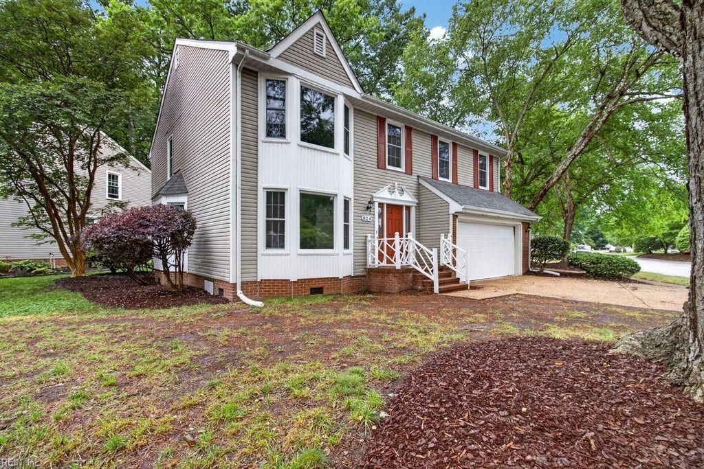 Photo of 824 Lancaster Lane, Newport News, VA 23602 (MLS # 10633966)