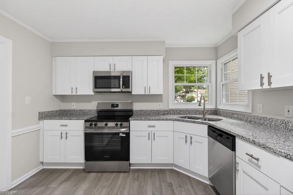 Photo of 824 Lancaster Lane, Newport News, VA 23602 (MLS # 10633966)