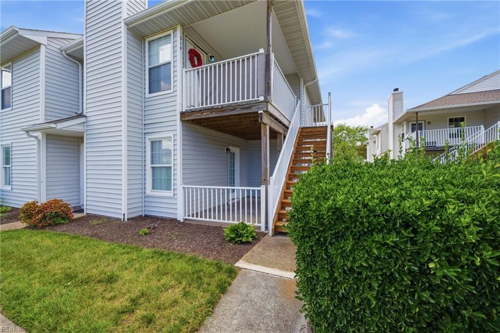 Photo of 514 Summit Court, Virginia Beach, VA 23462 (MLS # 10634782)