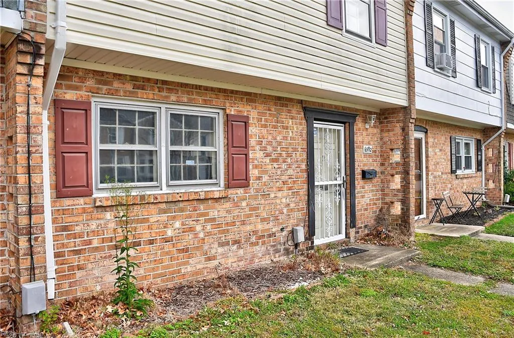 Norfolk, Virginia 23502, United States, 3 Bedrooms Bedrooms, ,3 BathroomsBathrooms,Residential,Pending,30430