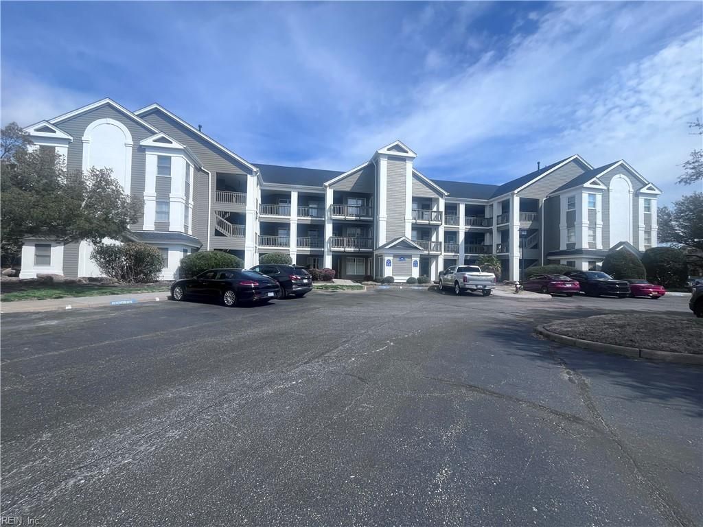 Photo of 1031 High Dunes Quay #103, Hampton, VA 23664 (MLS # 10624155)