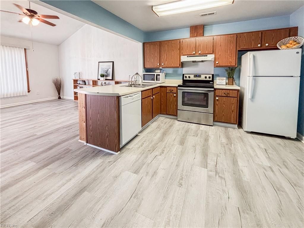 Photo of 836 Wickford Drive, Chesapeake, VA 23320 (MLS # 10624291)