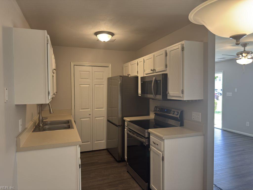 2824 Eric CT