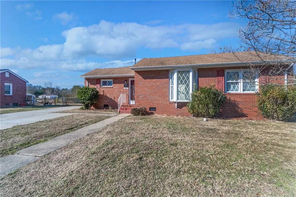 Portsmouth, Virginia 23701, United States, 4 Bedrooms Bedrooms, ,2 BathroomsBathrooms,Residential,Active,16966