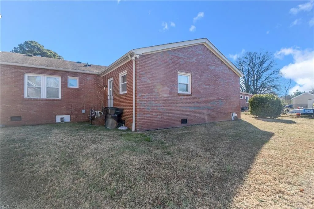 Portsmouth, Virginia 23701, United States, 4 Bedrooms Bedrooms, ,2 BathroomsBathrooms,Residential,Active,16966