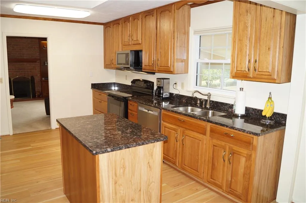 Hampton, Virginia 23664, United States, 3 Bedrooms Bedrooms, ,2 BathroomsBathrooms,Residential,Pending,135863