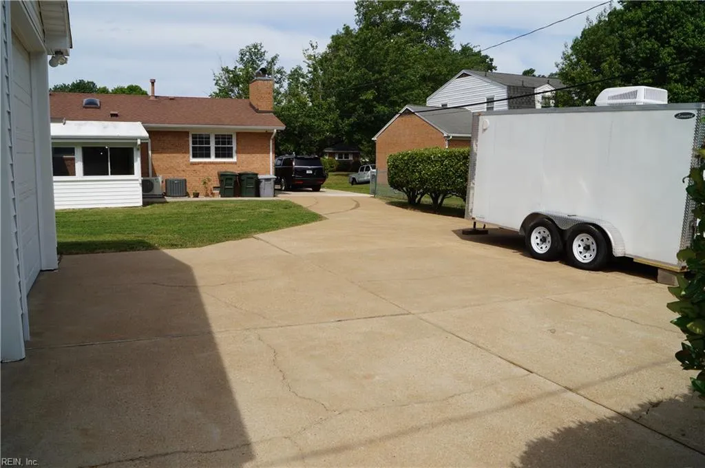 Hampton, Virginia 23664, United States, 3 Bedrooms Bedrooms, ,2 BathroomsBathrooms,Residential,Pending,135863