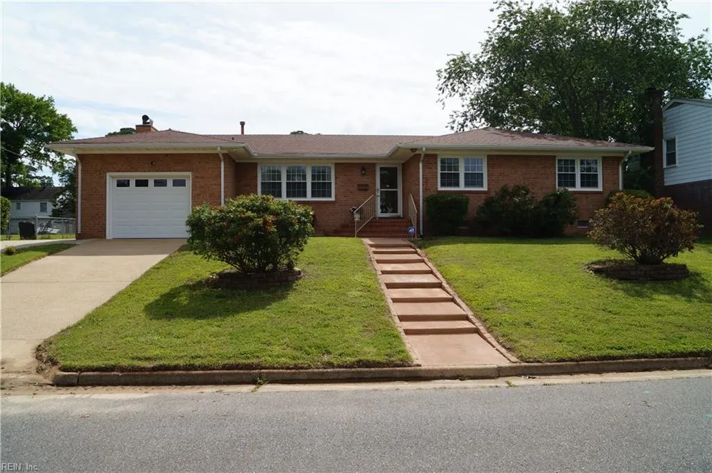 Hampton, Virginia 23664, United States, 3 Bedrooms Bedrooms, ,2 BathroomsBathrooms,Residential,Pending,135863