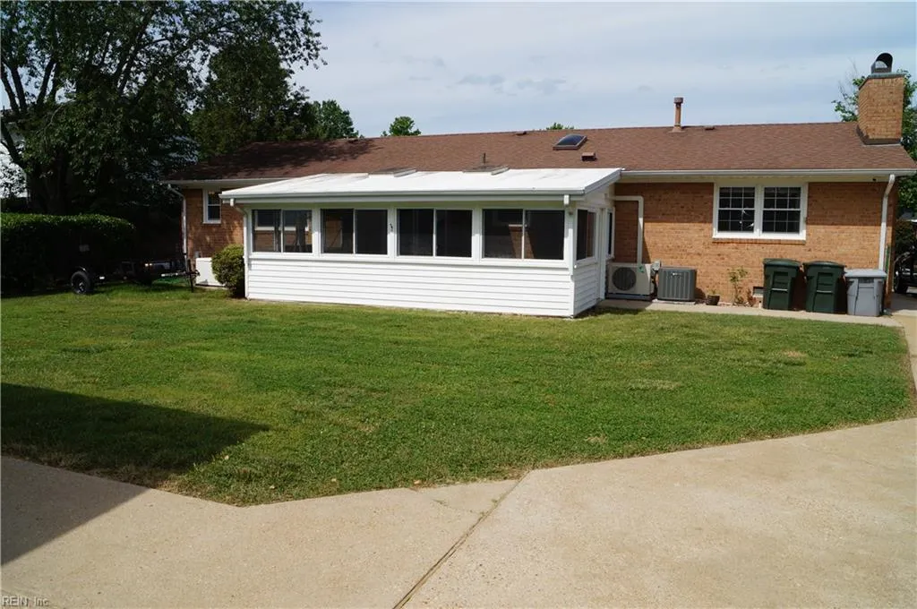 Hampton, Virginia 23664, United States, 3 Bedrooms Bedrooms, ,2 BathroomsBathrooms,Residential,Pending,135863