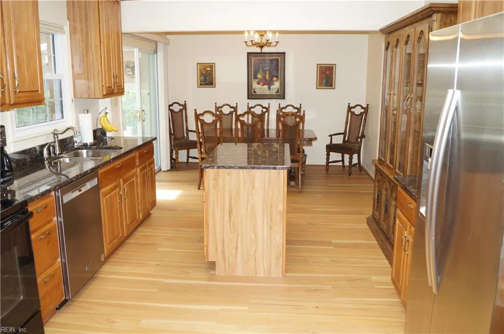 Hampton, Virginia 23664, United States, 3 Bedrooms Bedrooms, ,2 BathroomsBathrooms,Residential,Pending,135863