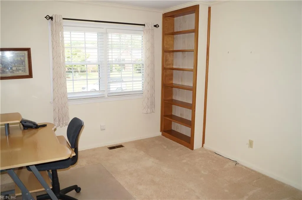 Hampton, Virginia 23664, United States, 3 Bedrooms Bedrooms, ,2 BathroomsBathrooms,Residential,Pending,135863