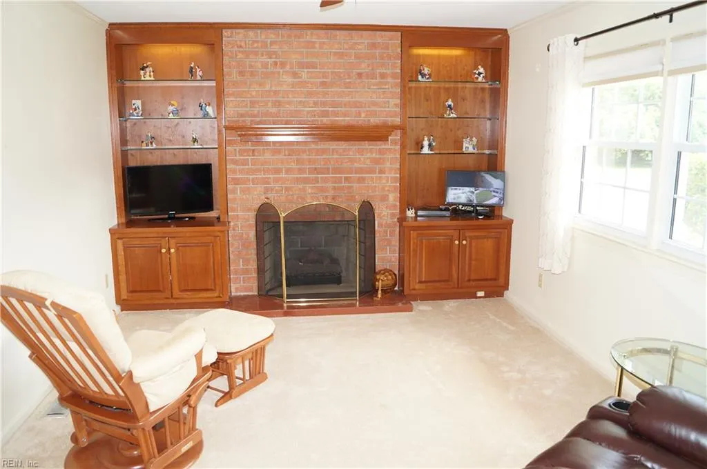 Hampton, Virginia 23664, United States, 3 Bedrooms Bedrooms, ,2 BathroomsBathrooms,Residential,Pending,135863