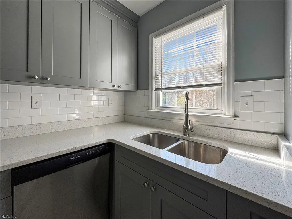 Hampton, Virginia 23661, United States, 3 Bedrooms Bedrooms, ,2 BathroomsBathrooms,Residential,Active,14499