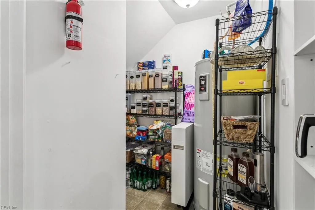 Yorktown, Virginia 23690, United States, 3 Bedrooms Bedrooms, ,3 BathroomsBathrooms,Residential,Pending,85836