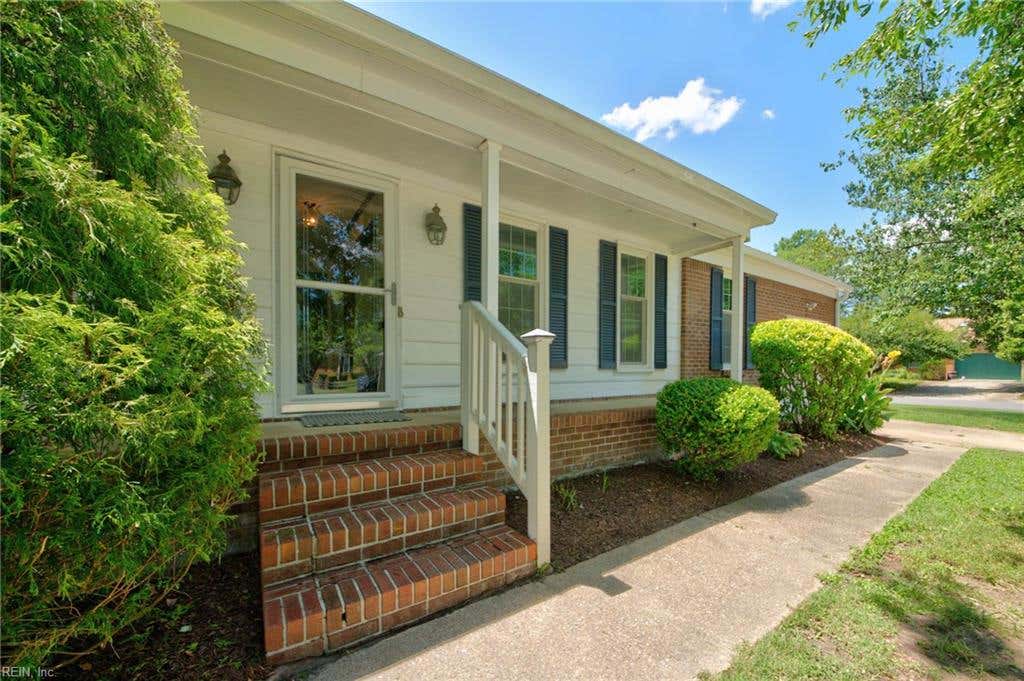 Photo of 403 Caravelle Court N, Chesapeake, VA 23322 (MLS # 10649748)