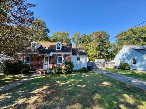 Photo of 15 Sunset Road, Newport News, VA 23606 (MLS # 10659950)