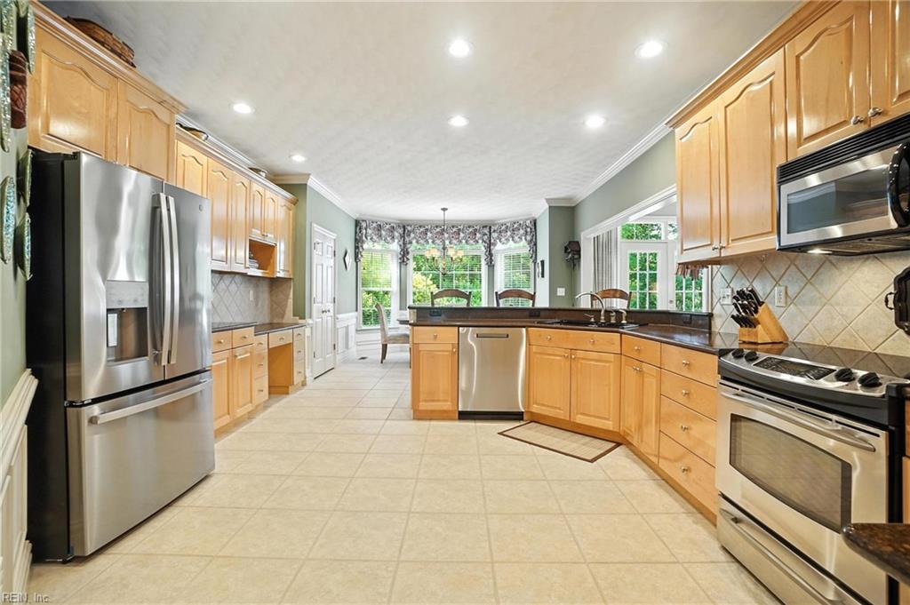 1605 River Rock RCH
