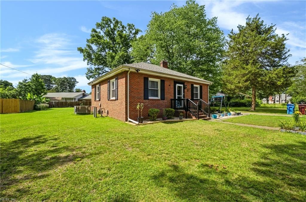 Photo of 2204 Battery Park Road, Chesapeake, VA 23323 (MLS # 10640829)