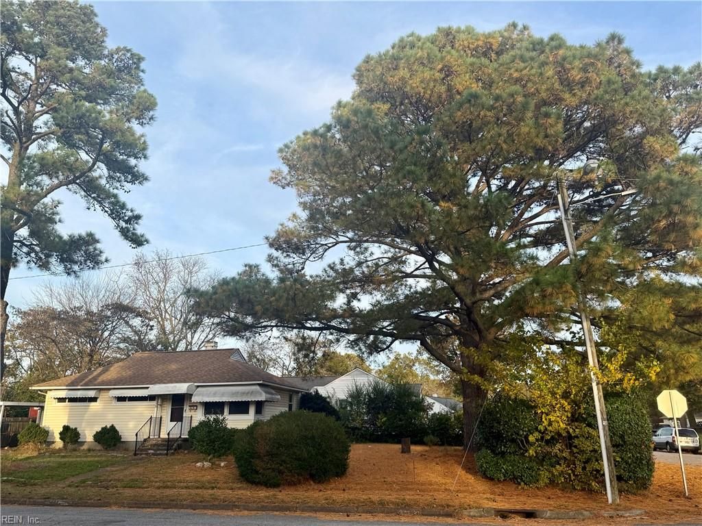 Photo of 6320 Grimes Avenue, Norfolk, VA 23518 (MLS # 10608999)