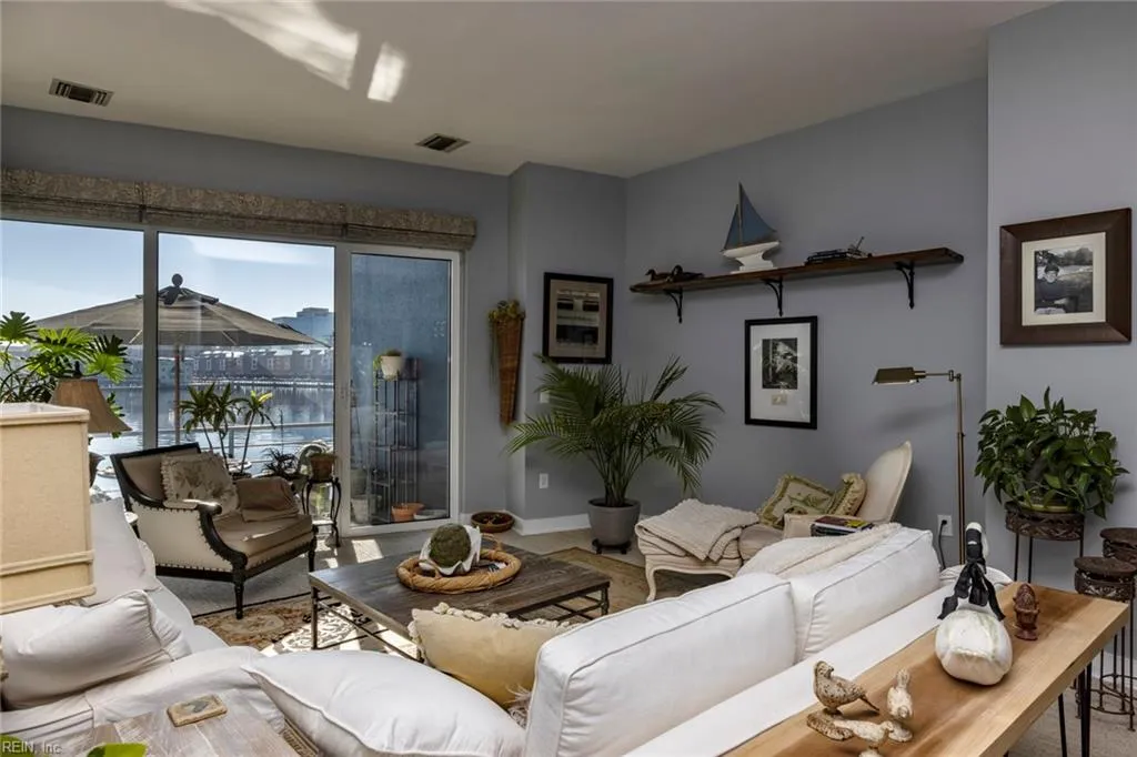 Norfolk, Virginia 23510, United States, 3 Bedrooms Bedrooms, ,2 BathroomsBathrooms,Residential,Active,6117