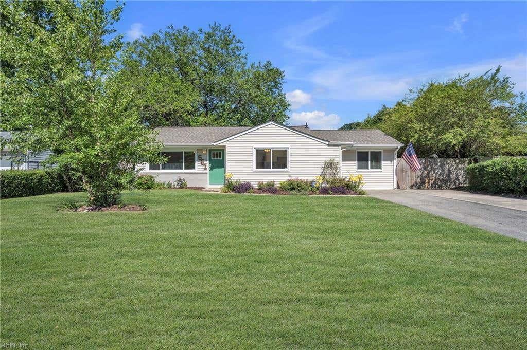 Photo of 661 Kenneth Road, Virginia Beach, VA 23462 (MLS # 10638841)