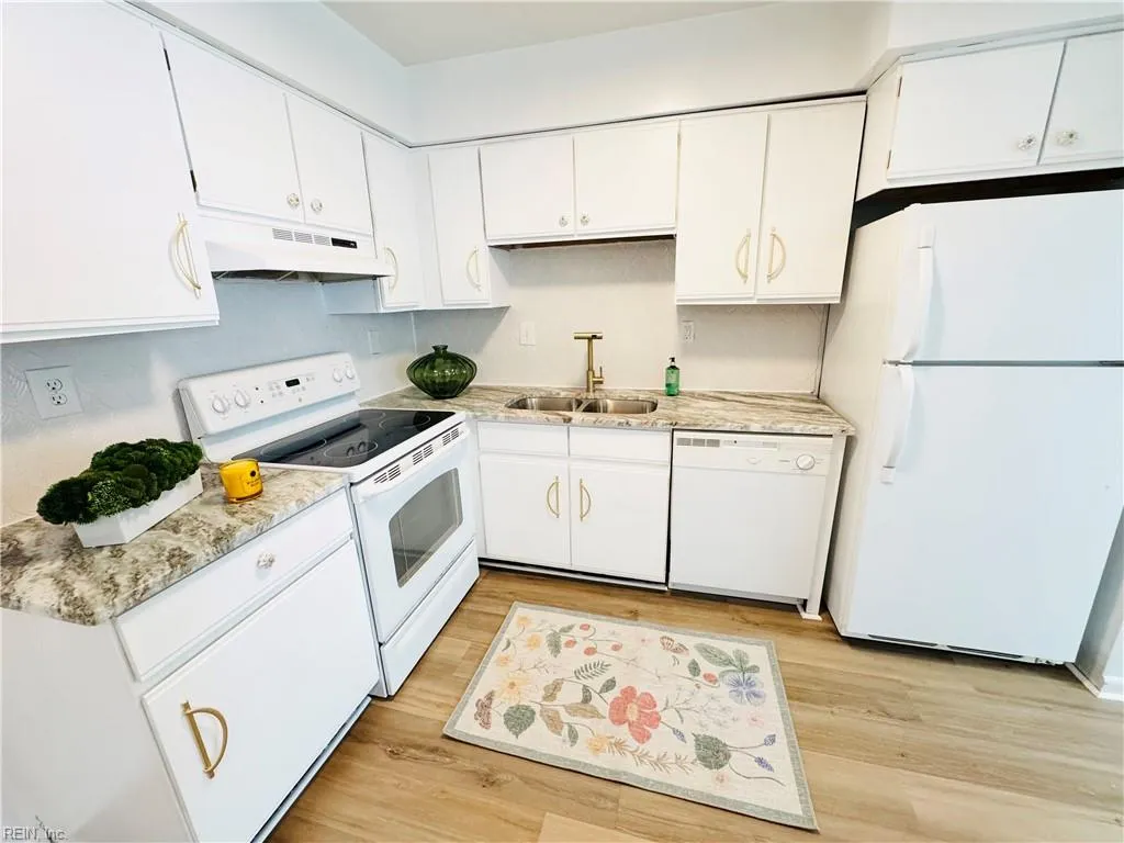 Virginia Beach, Virginia 23462, United States, 2 Bedrooms Bedrooms, ,2 BathroomsBathrooms,Residential,Active,150619