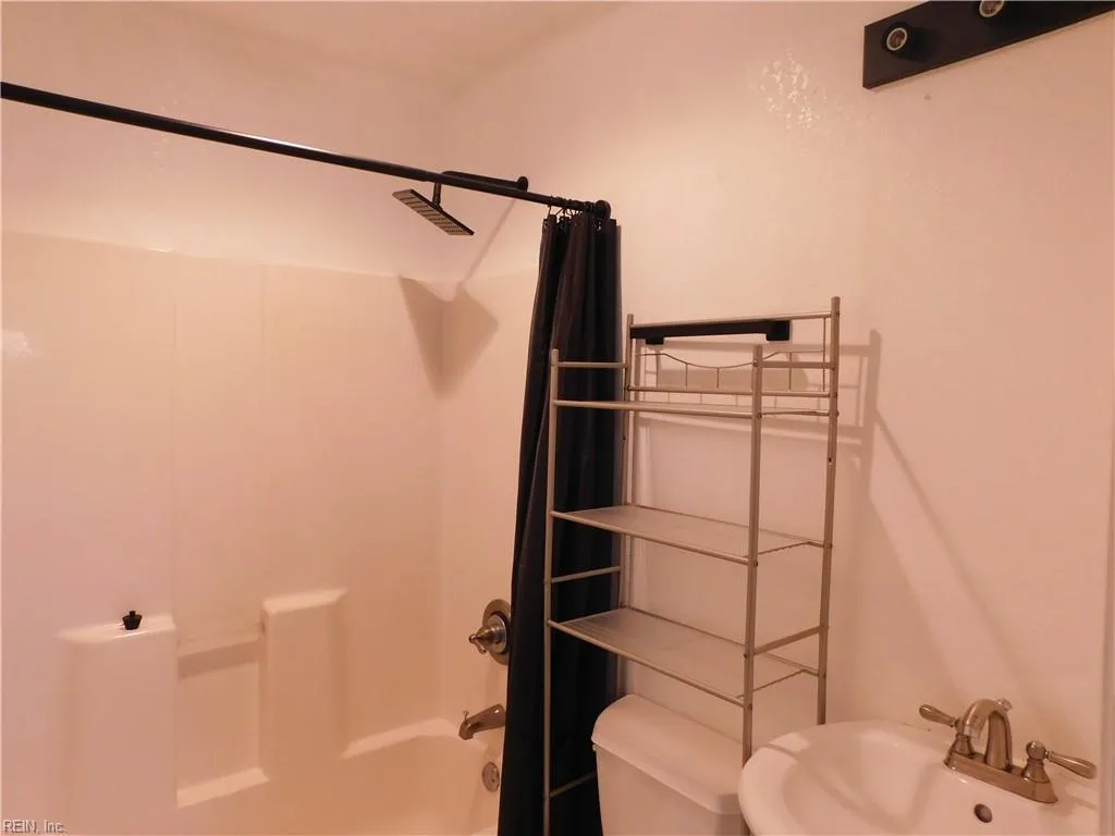 Norfolk, Virginia 23502, United States, 3 Bedrooms Bedrooms, ,3 BathroomsBathrooms,Residential,Active,111791