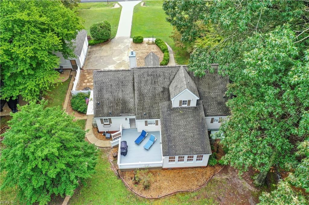 Photo of 304 Plantation Ln Ln, Smithfield, VA 23430 (MLS # 10623591)