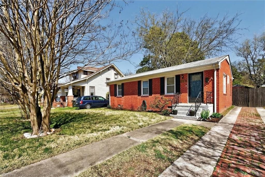 Photo of 210 Katherine Street, Suffolk, VA 23434 (MLS # 10626033)