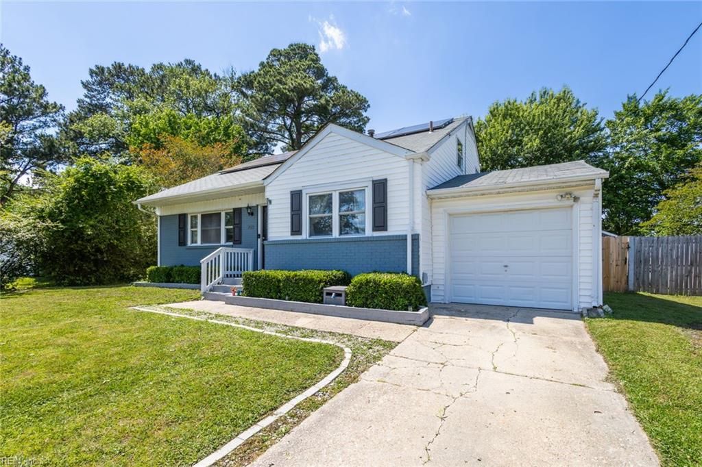 Photo of 208 Doctor Drive, Virginia Beach, VA 23452 (MLS # 10637142)