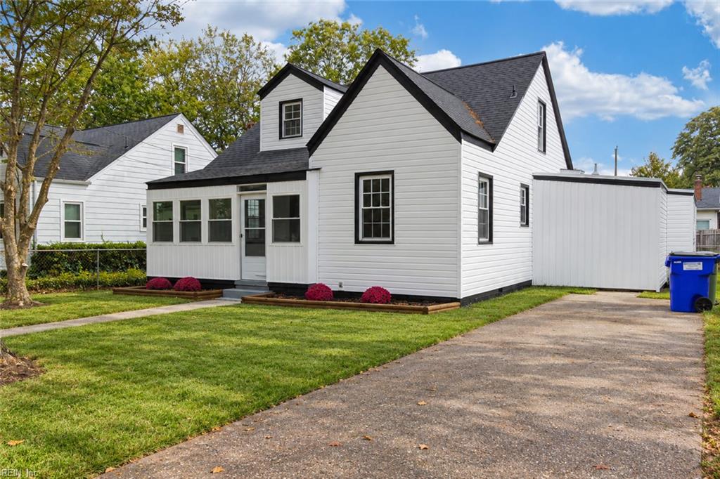 Photo of 224 Neoma Drive, Norfolk, VA 23503 (MLS # 10659028)