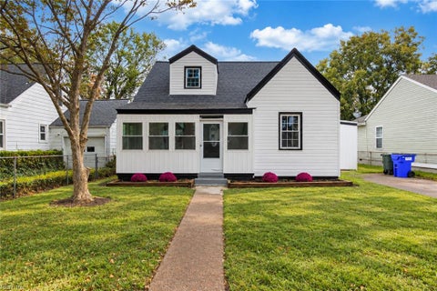 Photo of 224 Neoma Drive, Norfolk, VA 23503 (MLS # 10659028)