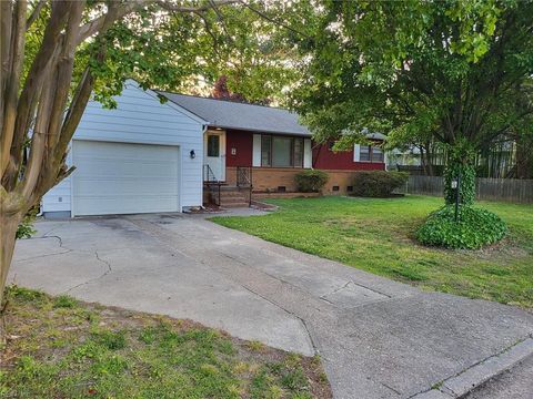 Photo of 17 Gay Drive, Newport News, VA 23606 (MLS # 10635244)