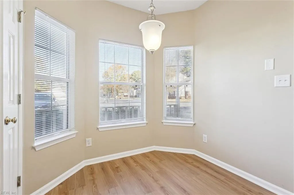 Yorktown, Virginia 23693, United States, 3 Bedrooms Bedrooms, ,3 BathroomsBathrooms,Residential,Active,253252