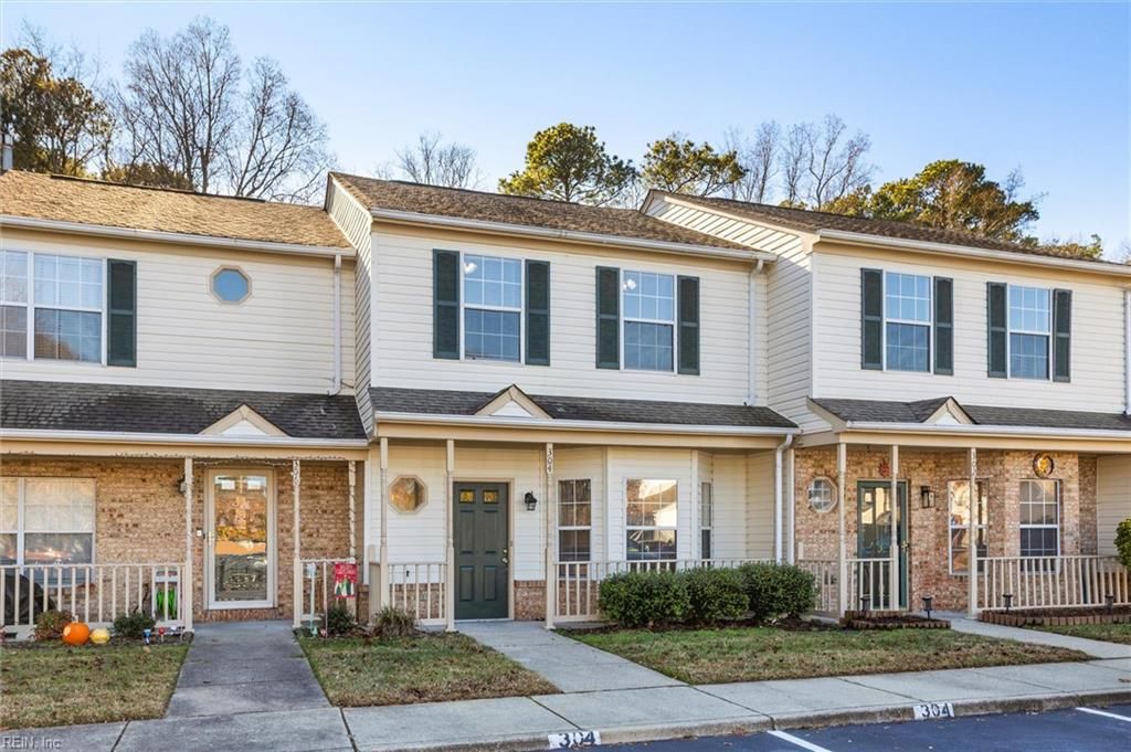 Photo of 304 Crescent Court, Yorktown, VA 23693 (MLS # 10612850)