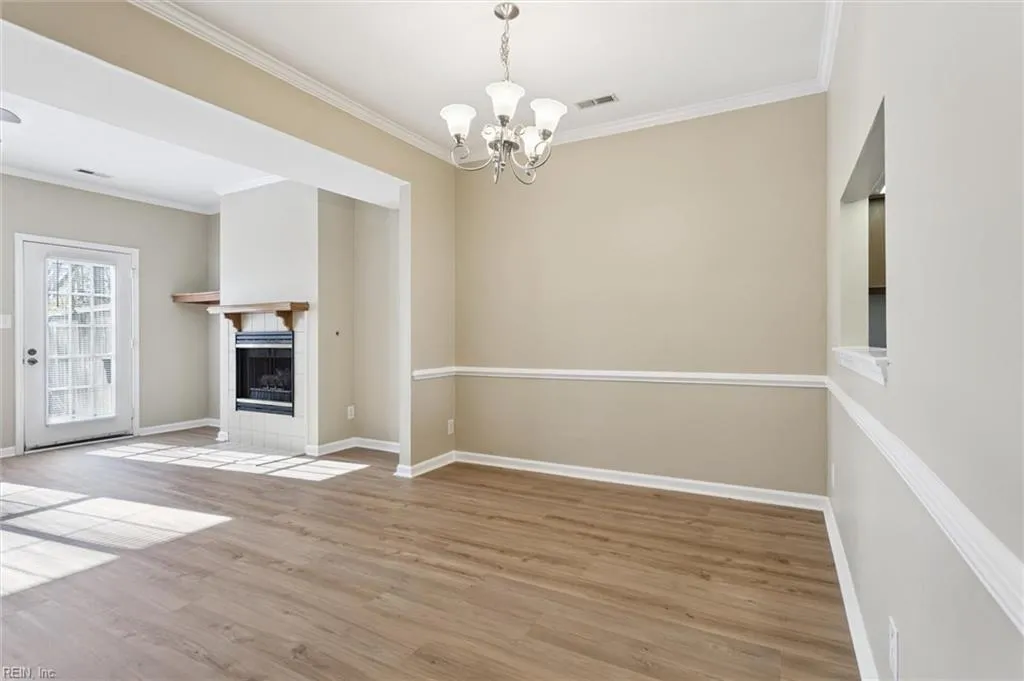 Yorktown, Virginia 23693, United States, 3 Bedrooms Bedrooms, ,3 BathroomsBathrooms,Residential,Active,253252