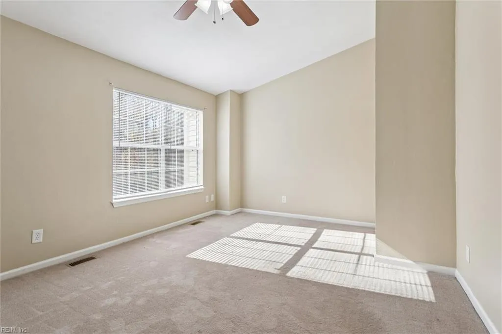 Yorktown, Virginia 23693, United States, 3 Bedrooms Bedrooms, ,3 BathroomsBathrooms,Residential,Active,253252