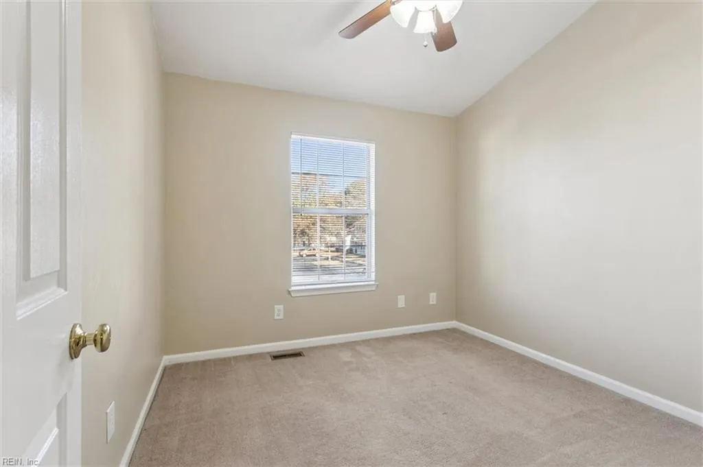 Yorktown, Virginia 23693, United States, 3 Bedrooms Bedrooms, ,3 BathroomsBathrooms,Residential,Active,253252