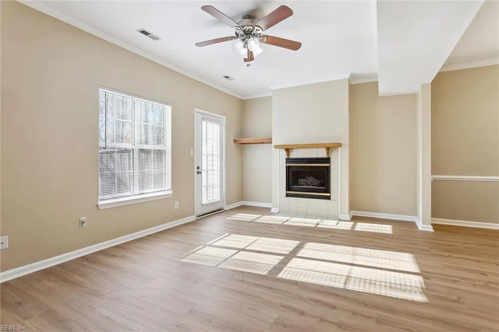 Yorktown, Virginia 23693, United States, 3 Bedrooms Bedrooms, ,3 BathroomsBathrooms,Residential,Active,253252