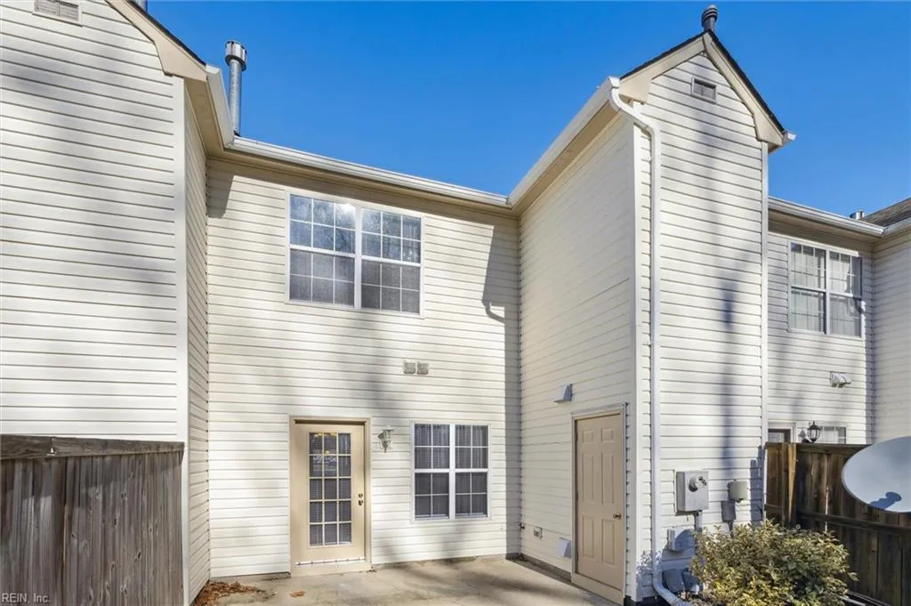 Yorktown, Virginia 23693, United States, 3 Bedrooms Bedrooms, ,3 BathroomsBathrooms,Residential,Active,253252